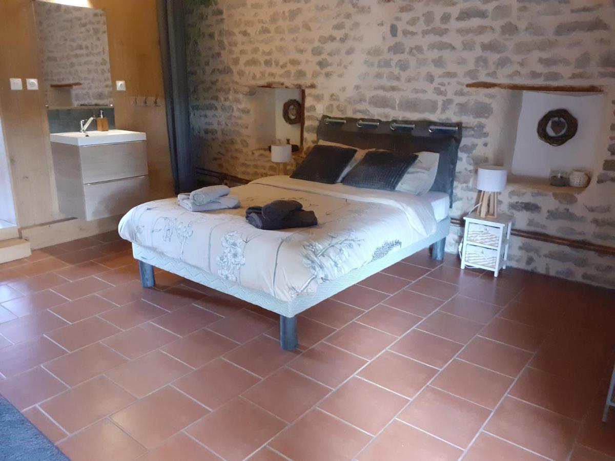 Gite Le Tilleul De La Fontaine Alluy Kültér fotó