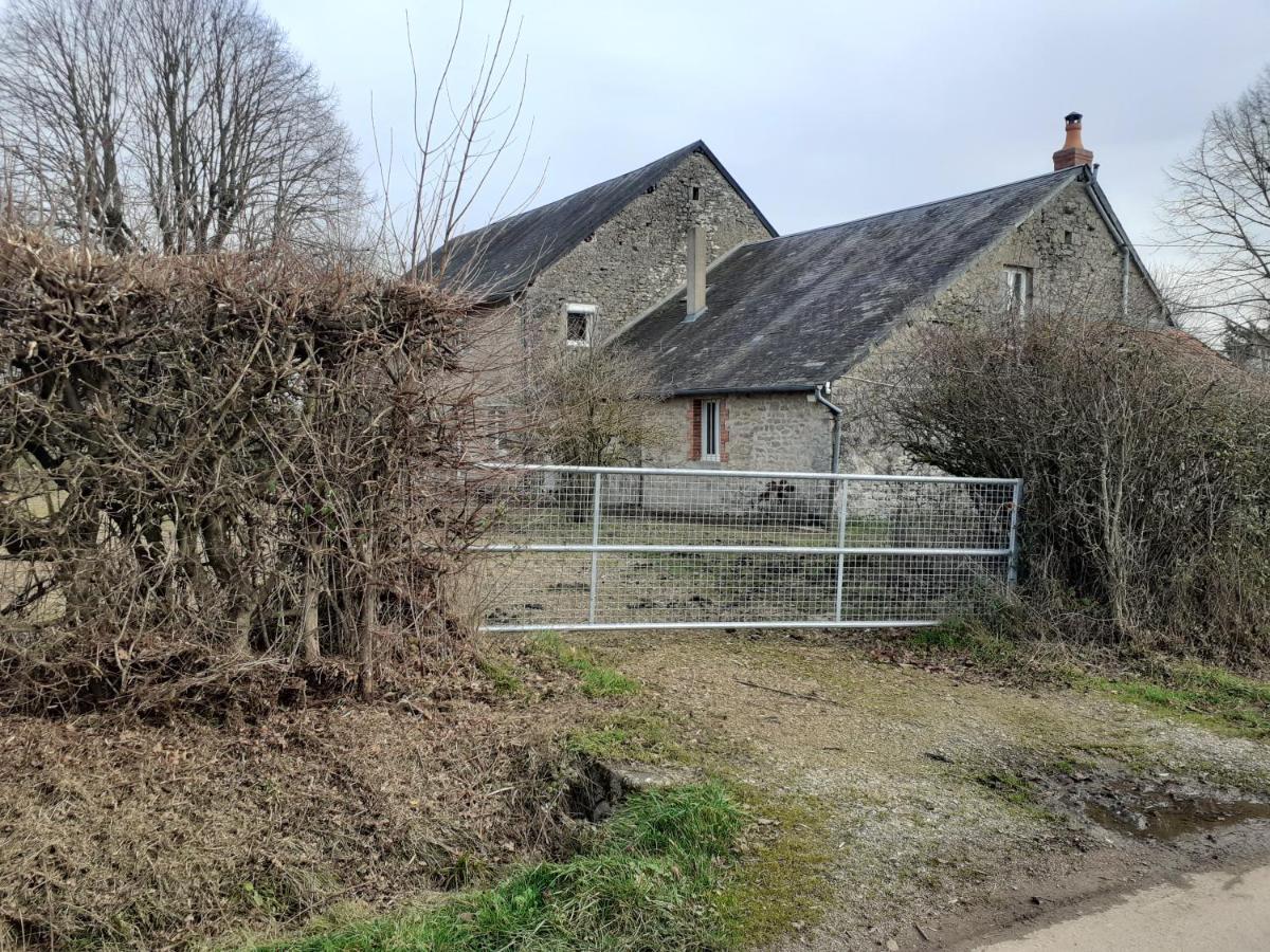 Gite Le Tilleul De La Fontaine Alluy Kültér fotó